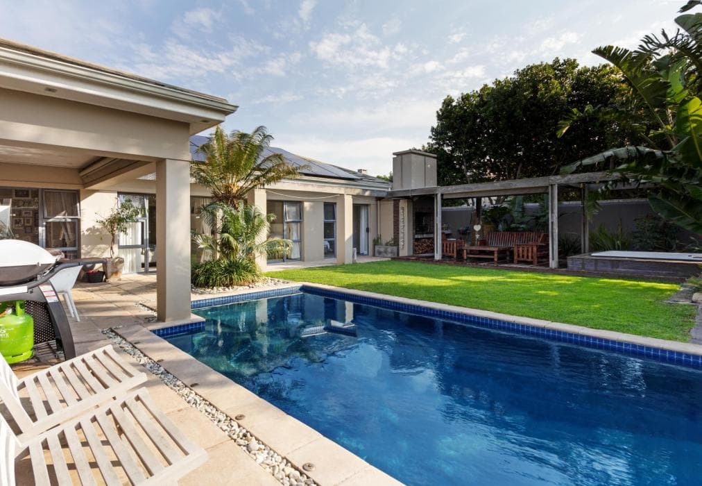 Charming Sunset Links Villa