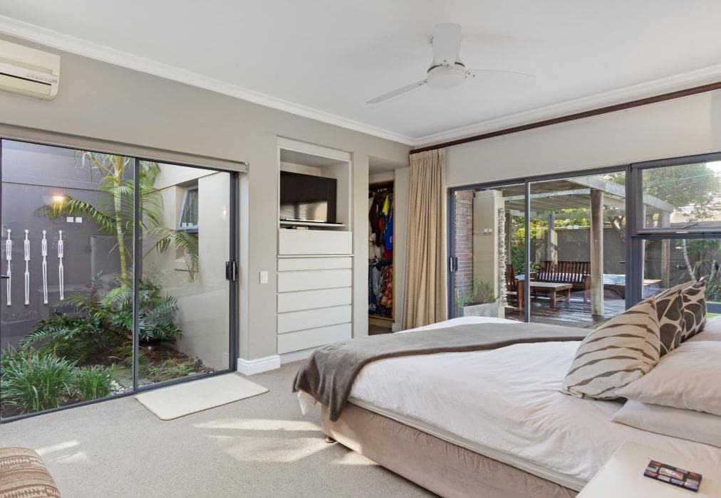 Charming Sunset Links Villa