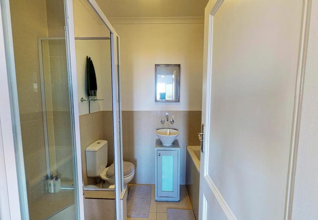 Romantic Beachfront Bachelor