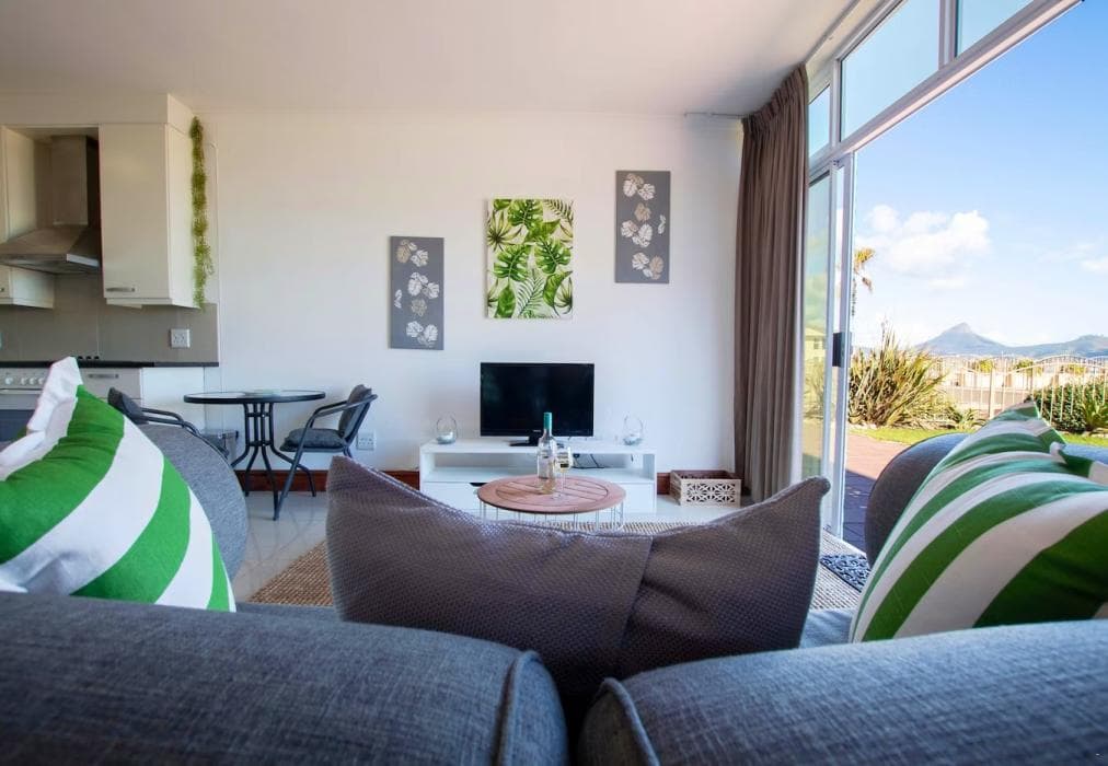 Romantic Beachfront Bachelor