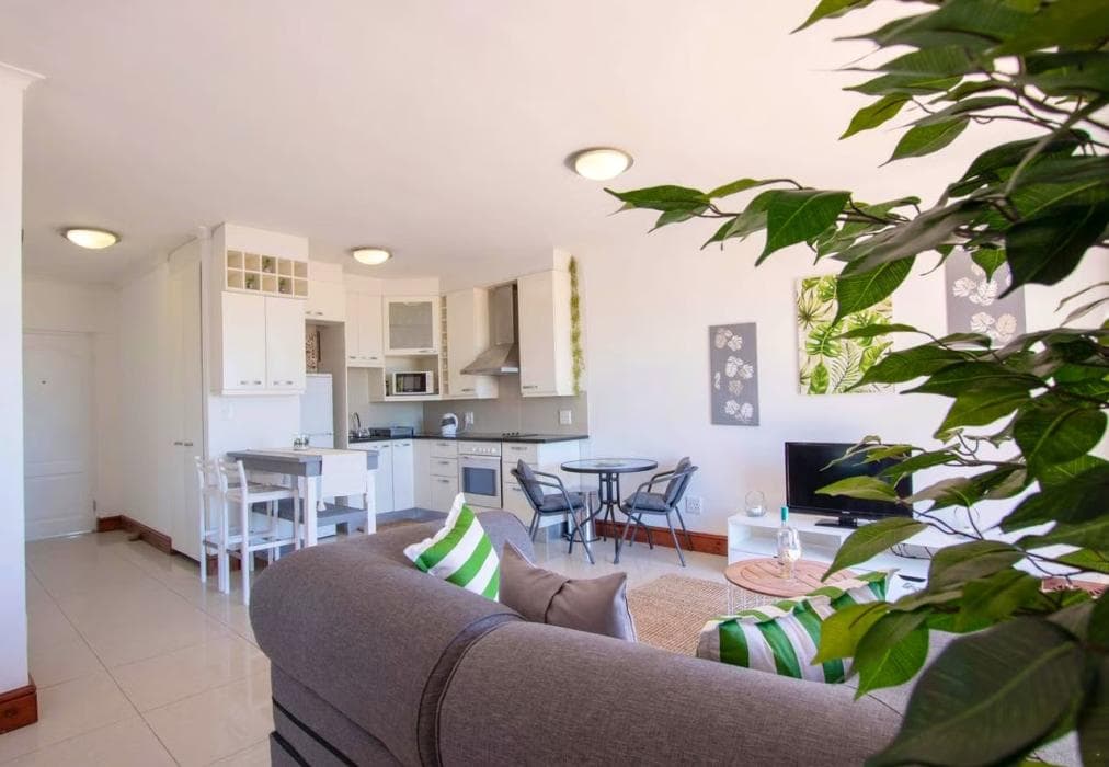 Romantic Beachfront Bachelor