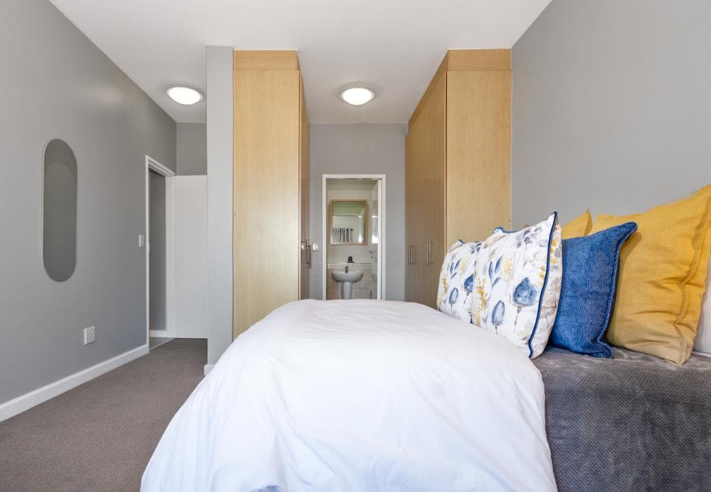 Knightsbridge 404 Towers