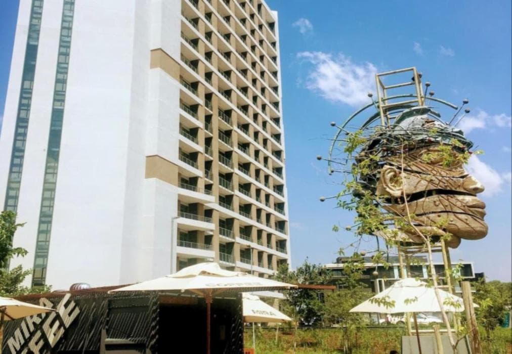 Menlyn Maine Unit 101