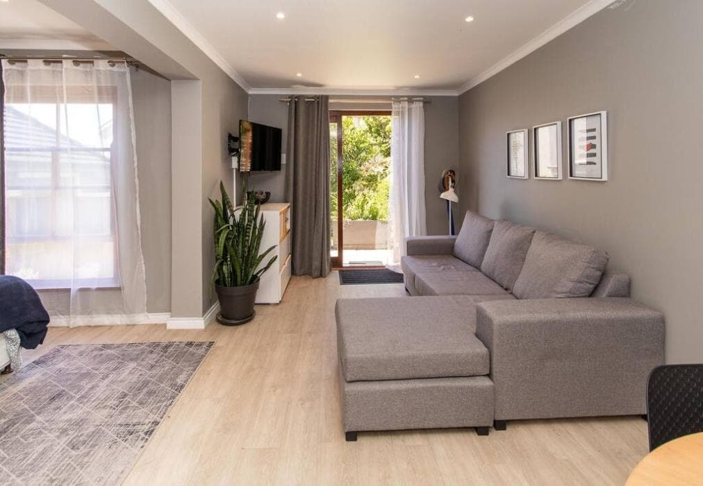 Higgovale Family Villa