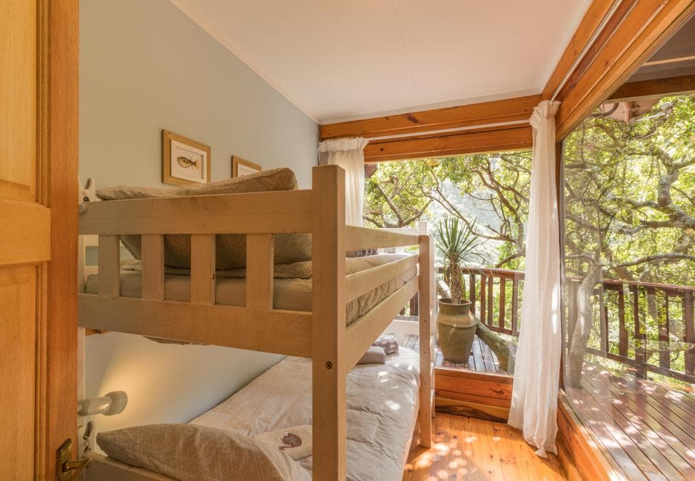 Ballots Bay Treehouse