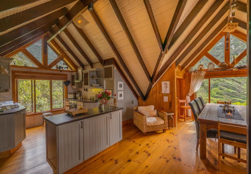 Ballots Bay Treehouse