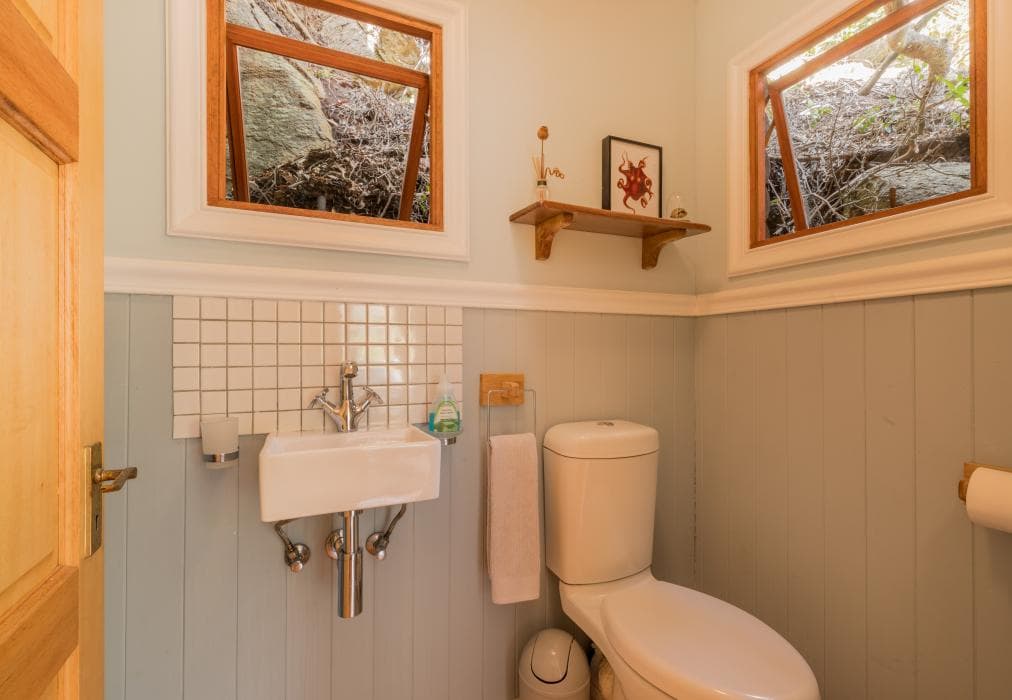 Ballots Bay Treehouse