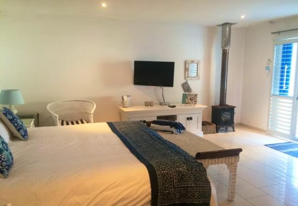 Zula Beach House and Cottage