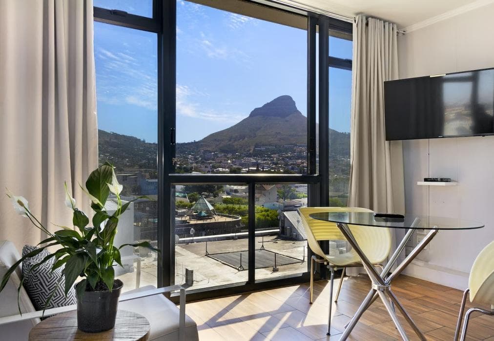 Urban Oasis at Four Seasons