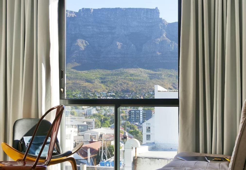 Urban Oasis at Four Seasons