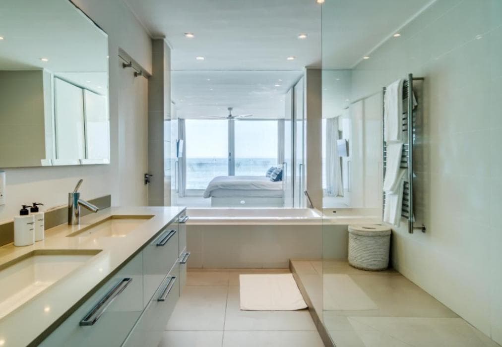 Ocean Breeze, Clifton