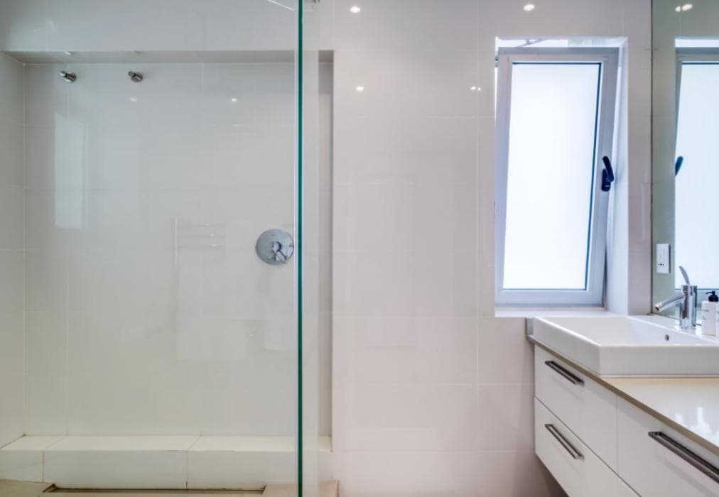 Ocean Breeze, Clifton