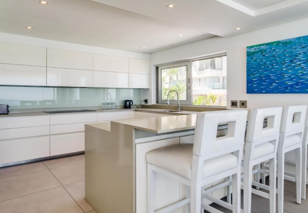 Ocean Breeze, Clifton