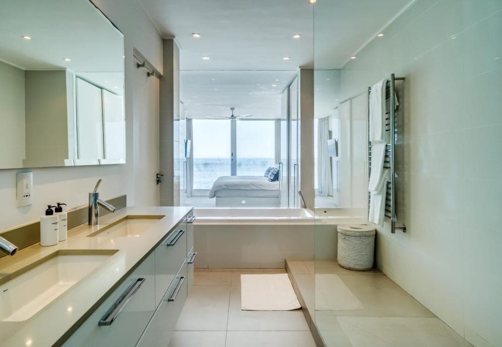 Ocean Breeze, Clifton