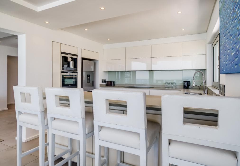 Ocean Breeze, Clifton