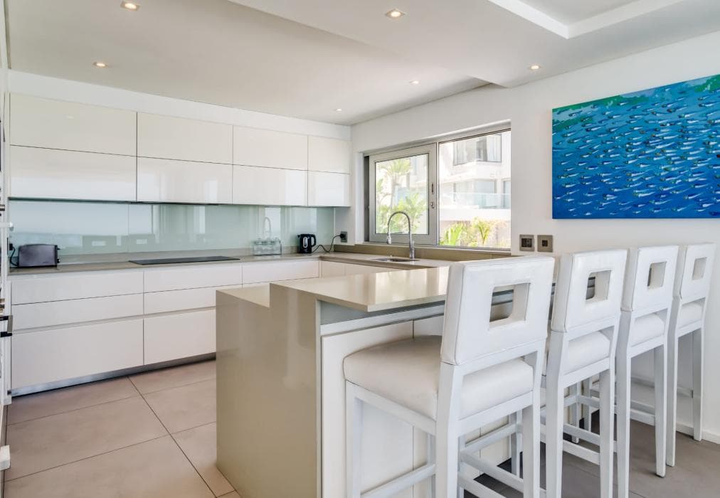 Ocean Breeze, Clifton