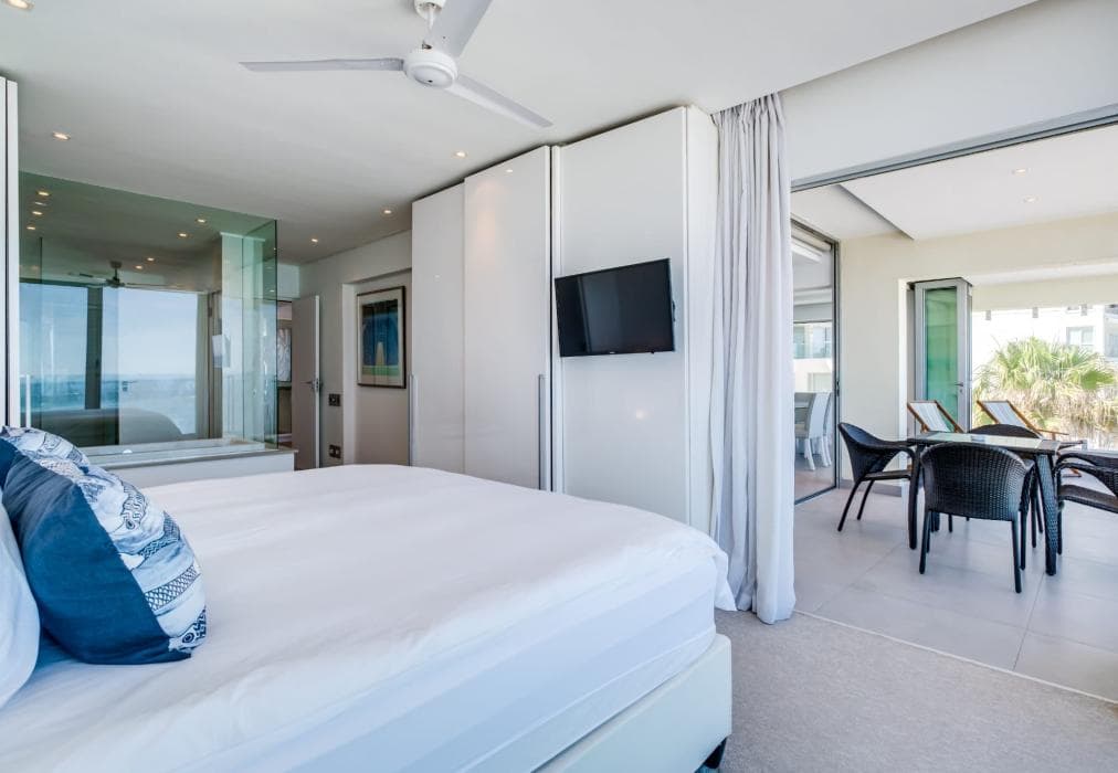 Ocean Breeze, Clifton