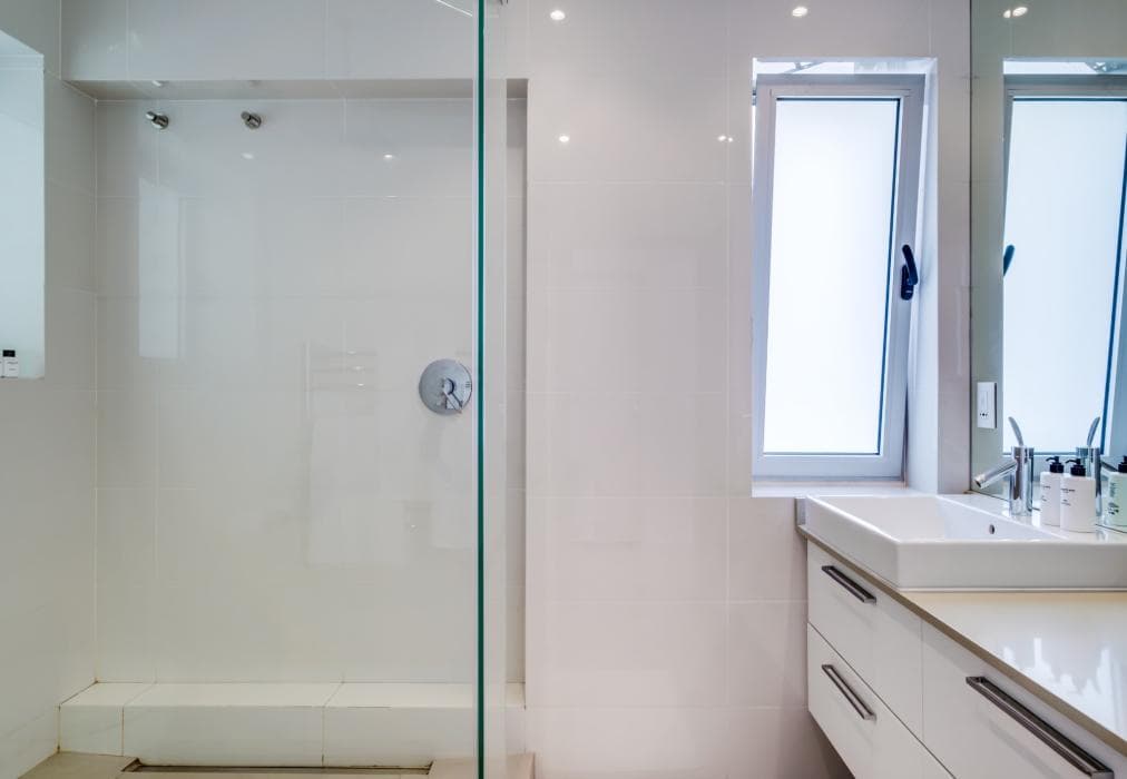 Ocean Breeze, Clifton