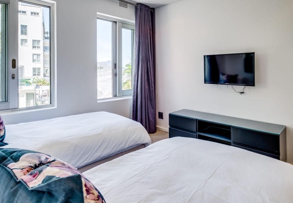 Ocean Breeze, Clifton