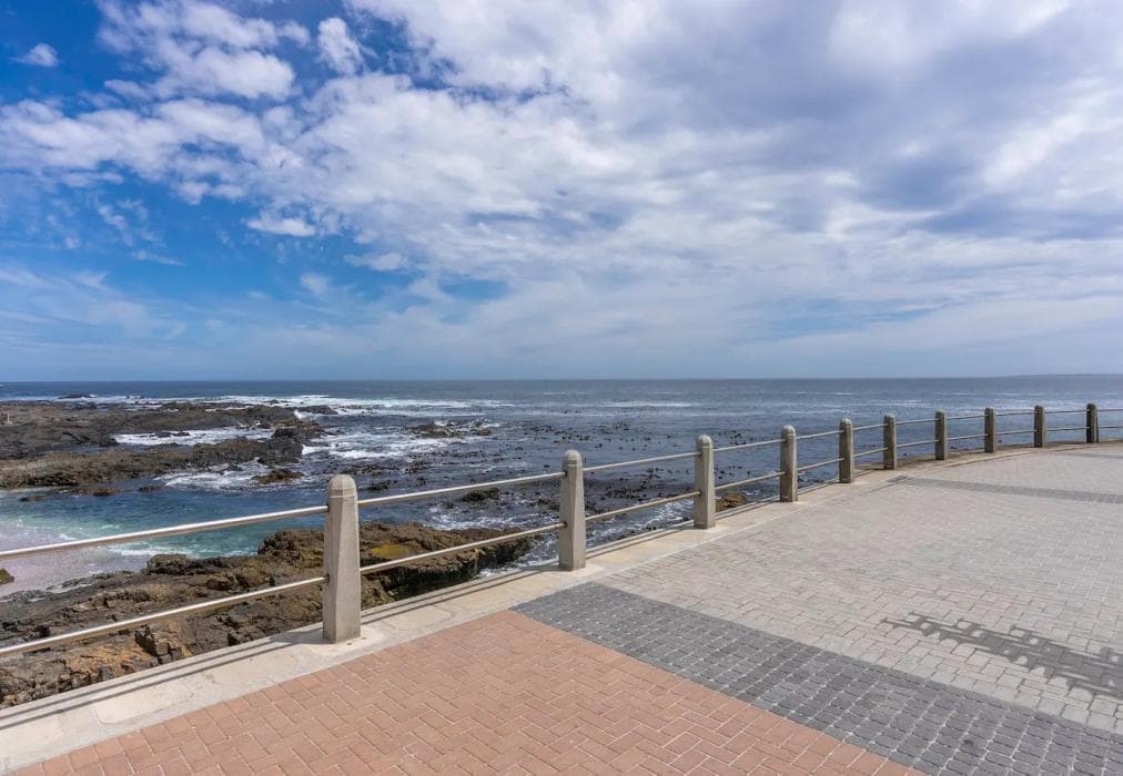 3 Bedroom Beachfront Shoreham Apartment