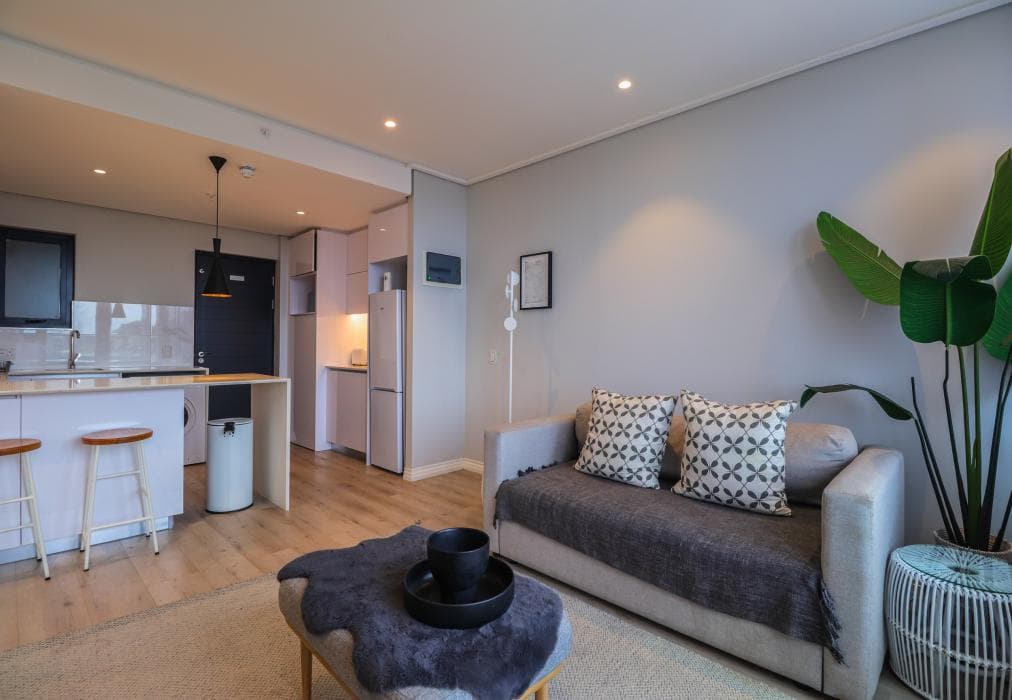 Sixteen on Bree 1425