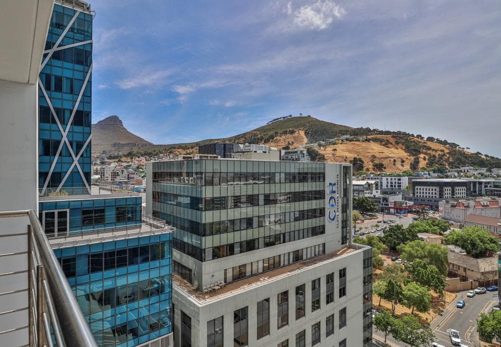 Sixteen on Bree 1425