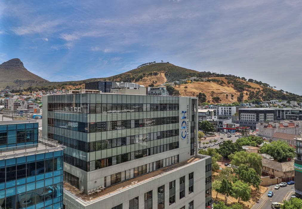 Sixteen on Bree 1425