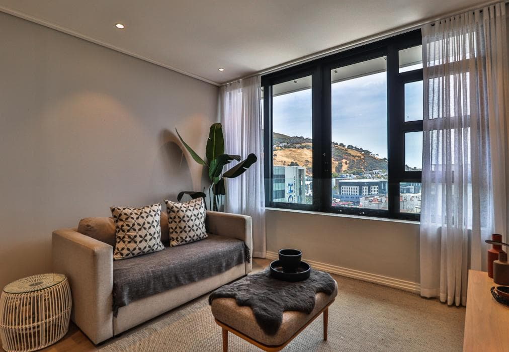 Sixteen on Bree 1425