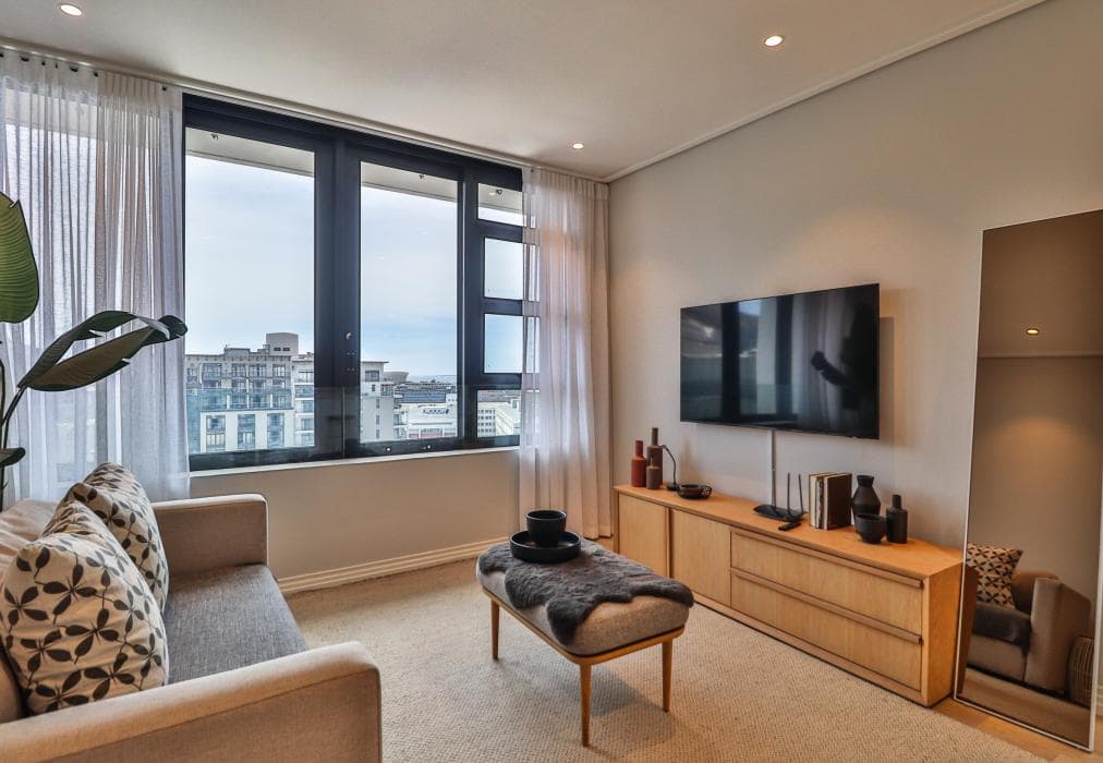 Sixteen on Bree 1425