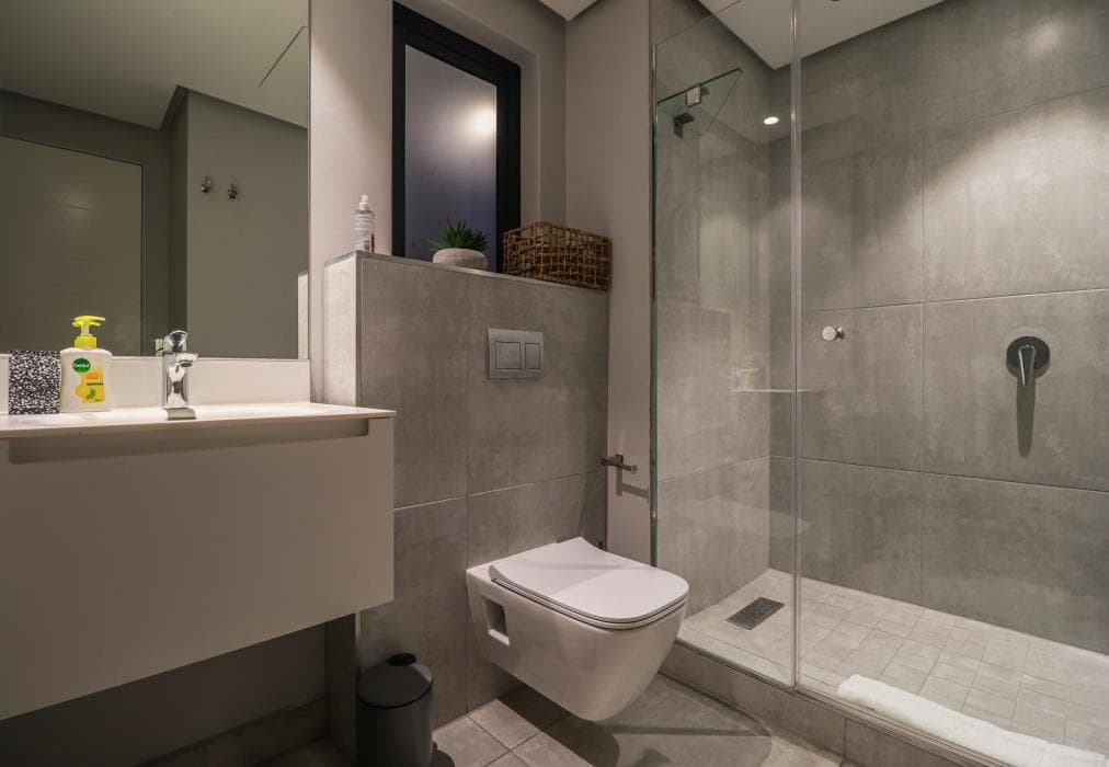 Sixteen on Bree 2015