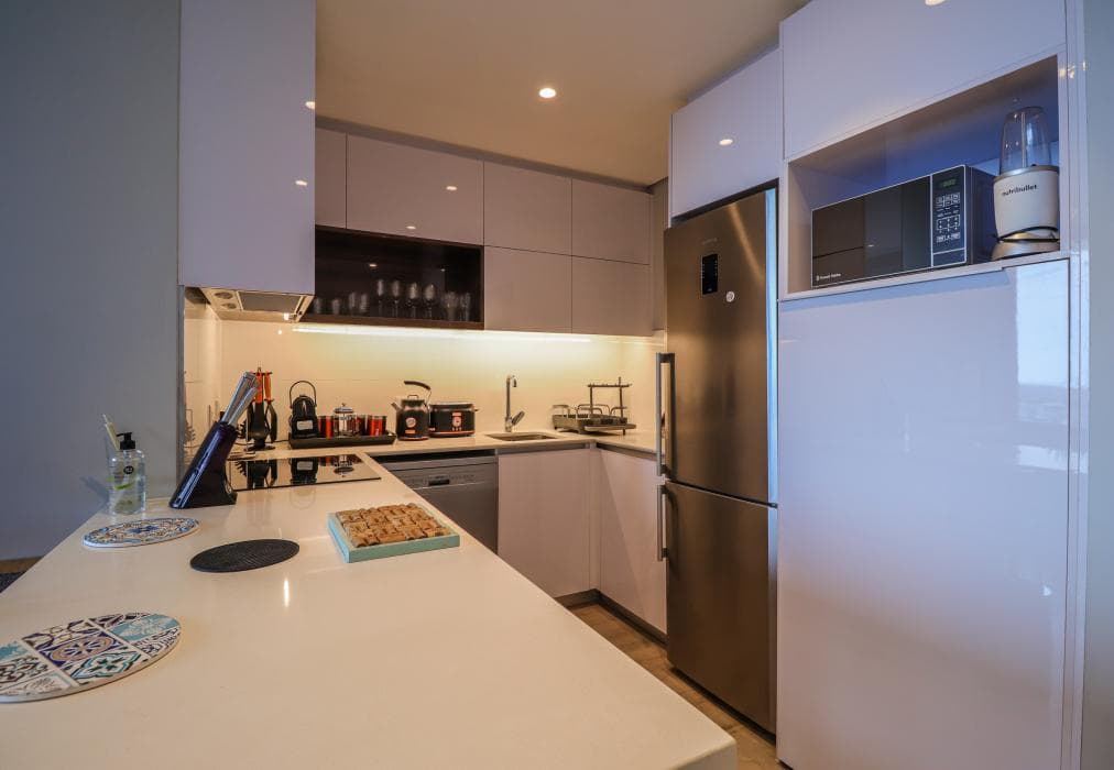 Sixteen on Bree 2015