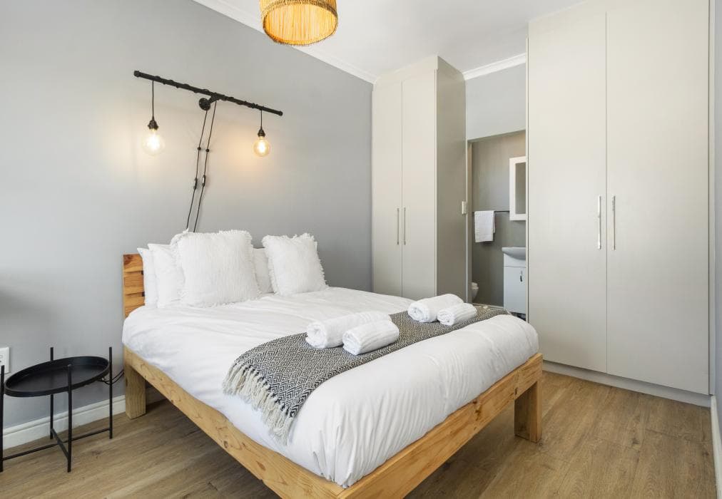 Cape on Portefield 5