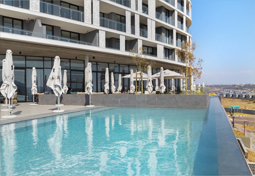 Ellipse Waterfall 31015