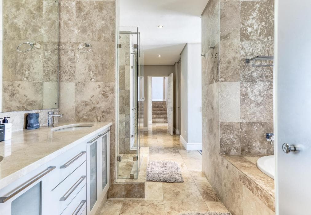 Bakoven Sunsets - Luxe Apt with Ocean Views