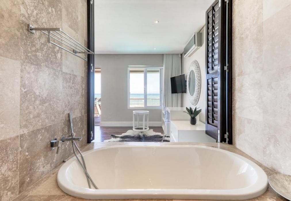 Bakoven Sunsets - Luxe Apt with Ocean Views