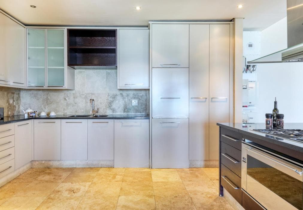 Bakoven Sunsets - Luxe Apt with Ocean Views