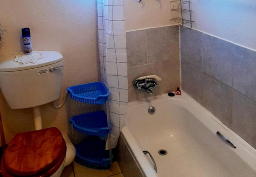 Petra Hostel  Backpacker Unit