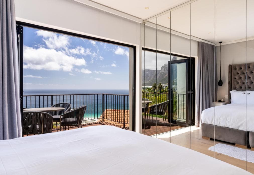 Camps Bay Nest - Townhouse with ocean views