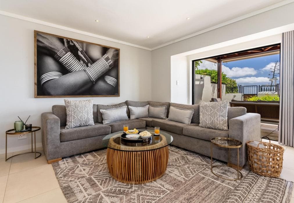 Camps Bay Nest - Townhouse with ocean views