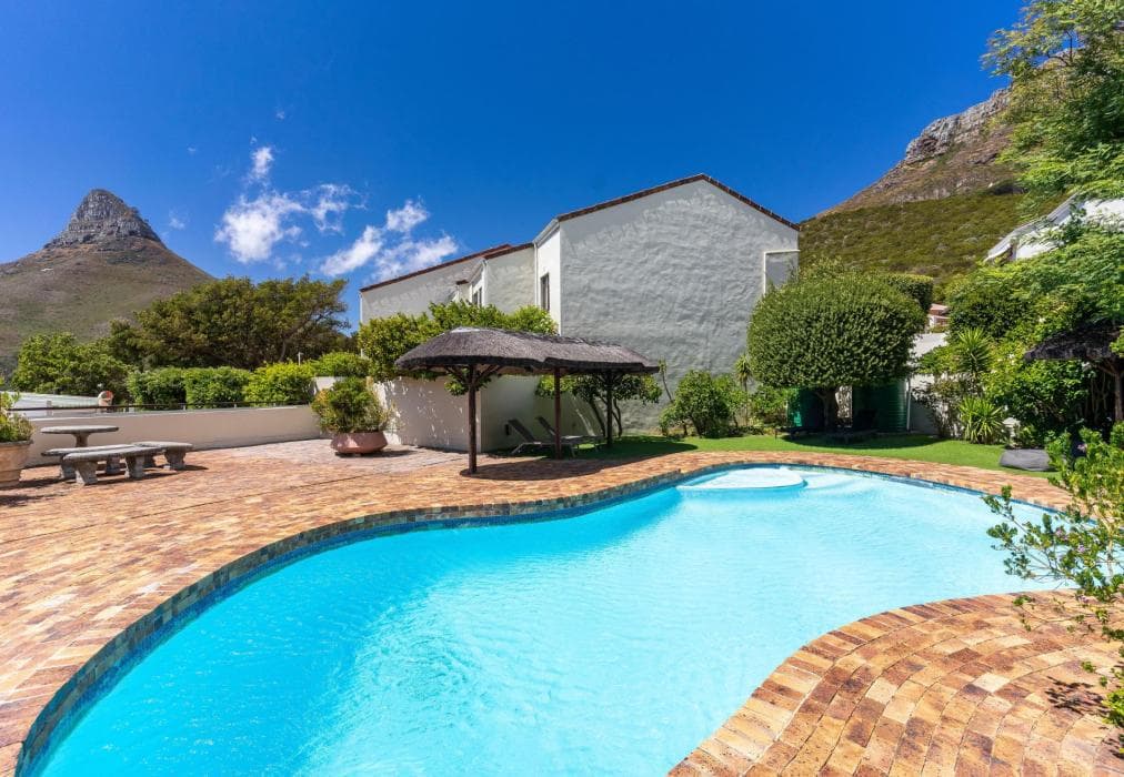 Camps Bay Nest - Townhouse with ocean views