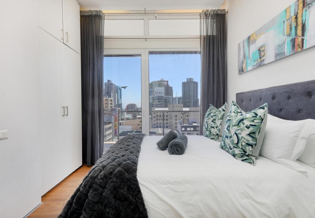 71 on Loop Cape Town - Apt with Mountain Views