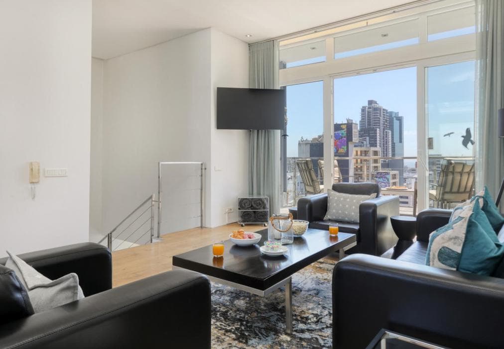 71 on Loop Cape Town - Apt with Mountain Views