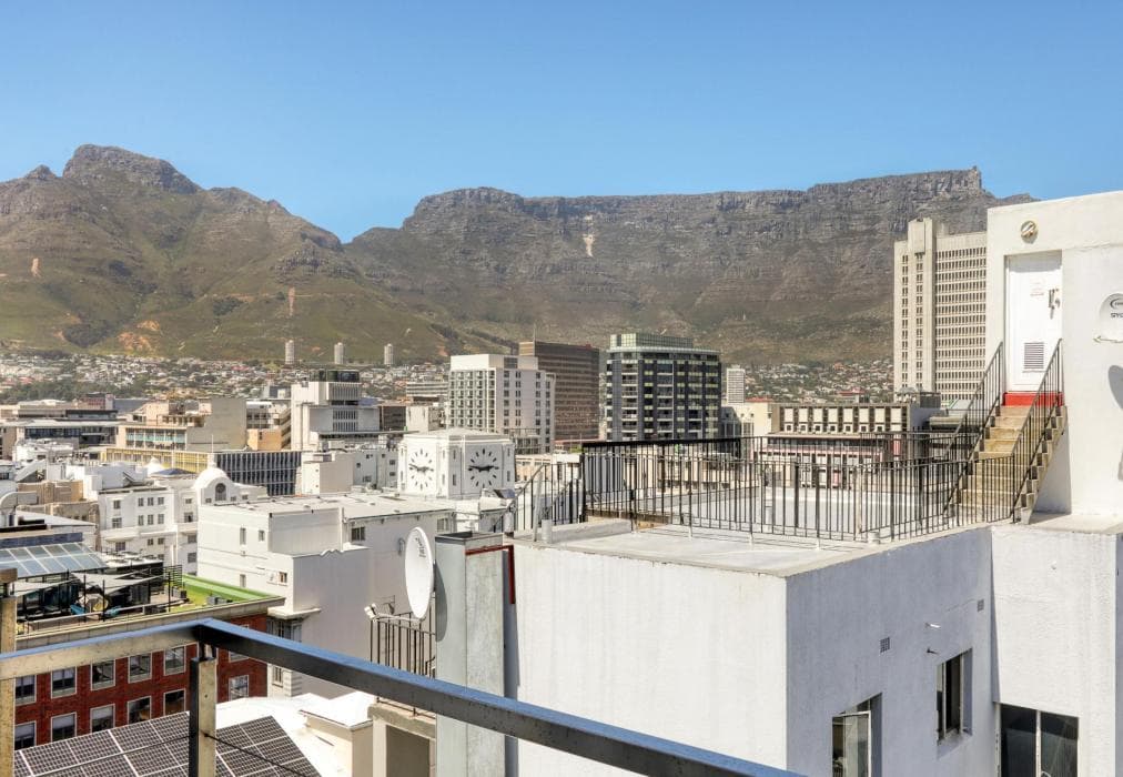 71 on Loop Cape Town - Apt with Mountain Views