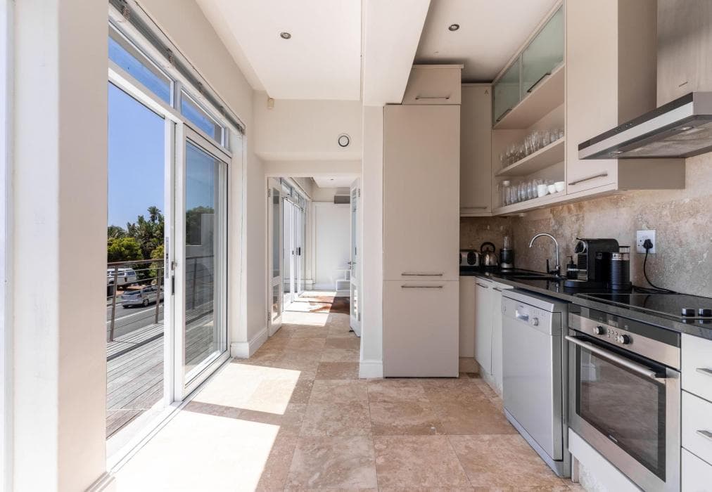 Sunset Cove - Apt with spectacular sea views