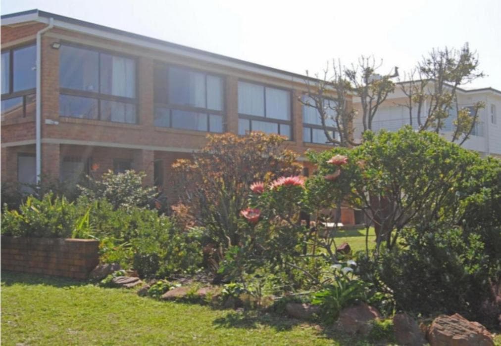 Upstairs Sea View Apartment