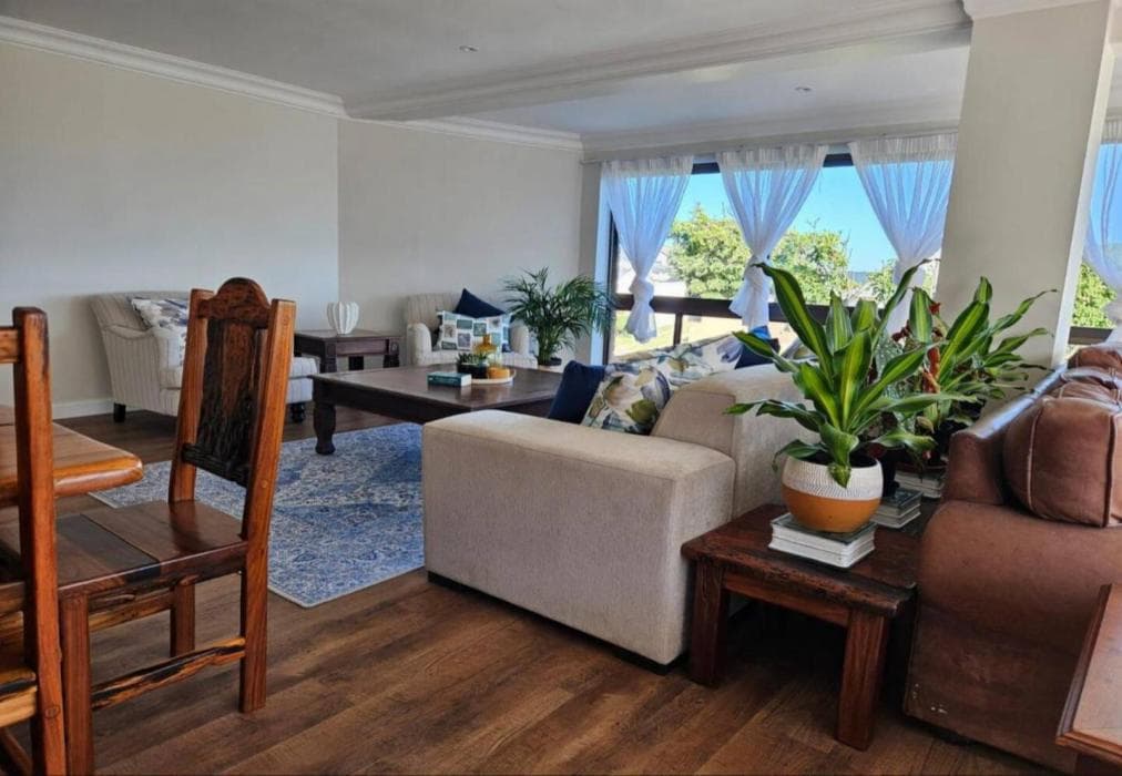 Upstairs Sea View Apartment