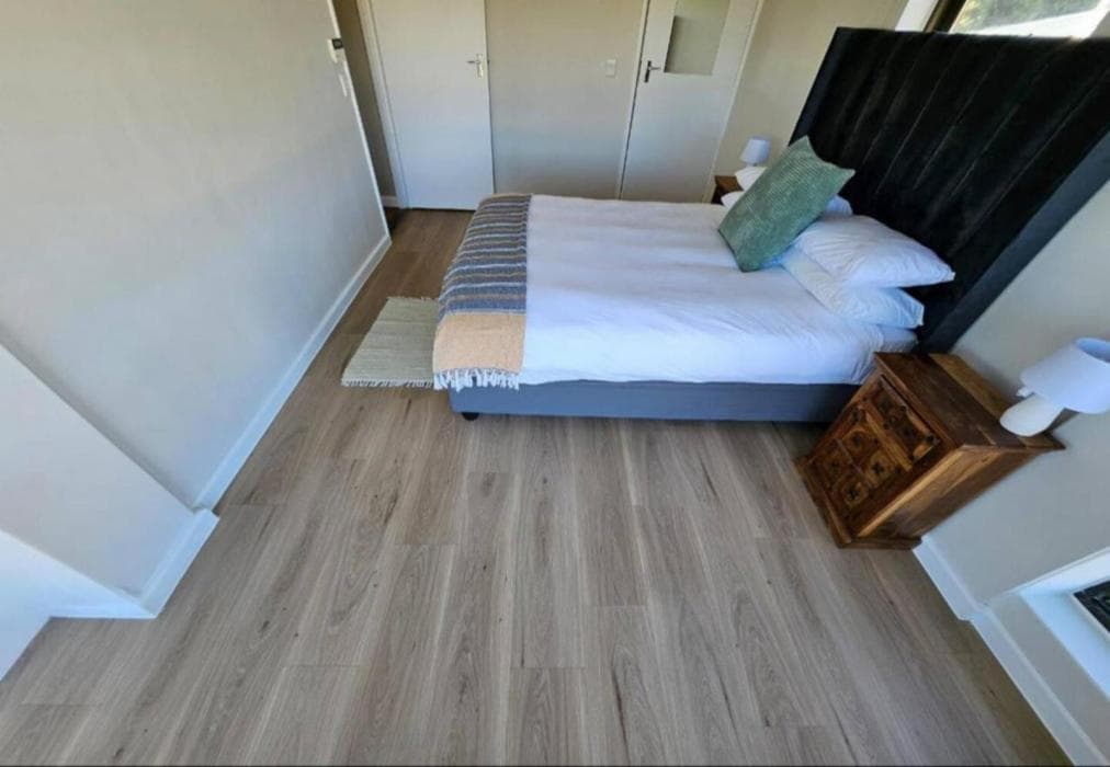 Upstairs Sea View Apartment