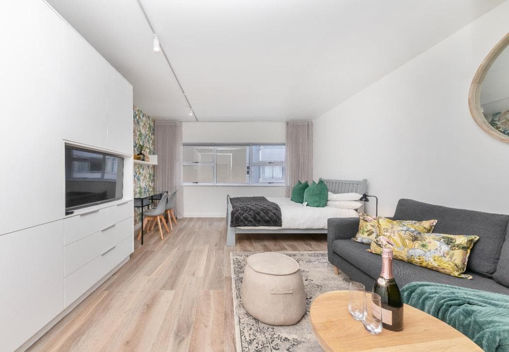 Pearl on the Promenade