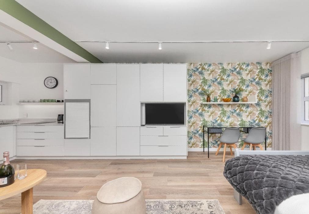 Pearl on the Promenade