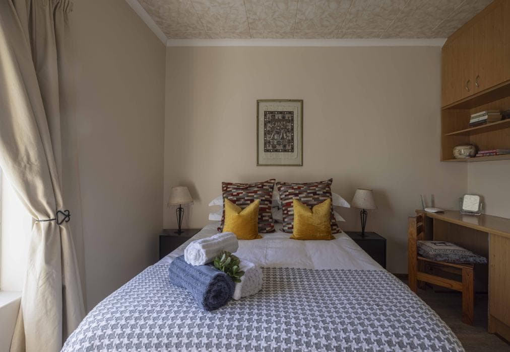 Wind Swallows Apartment